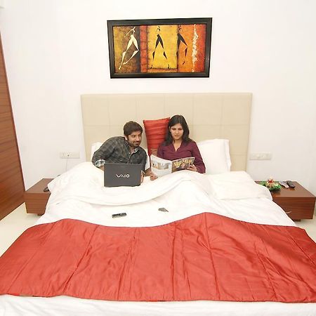 White Lotus Hotel Gurgaon Exterior foto